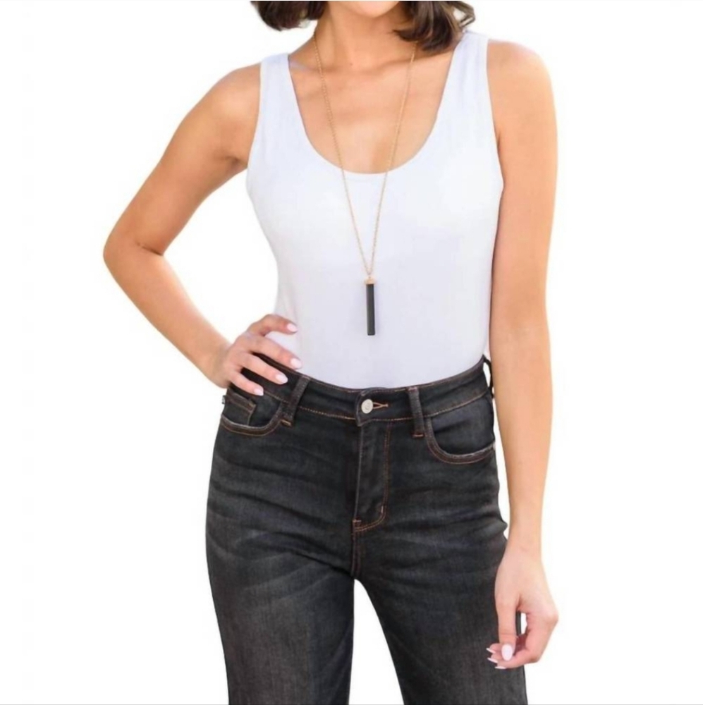 B08  HEYSON keep me around bodysuit in white